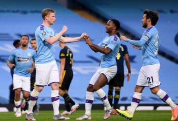 Man City hủy diệt Arsenal trong ngày Ngoại hạng Anh trở lại