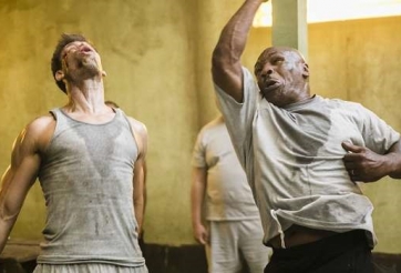 VIDEO: Võ sĩ ngông cuồng thách đấu 'tay đấm thép' Mike Tyson và cái kết