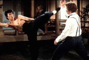 Lý Tiểu Long ra đòn 'nhanh như điện' khiến bạn diễn suýt nhập viện