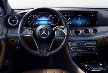 Mercedes E Class 2021 gây ấn tượng với vô lăng cảm ứng