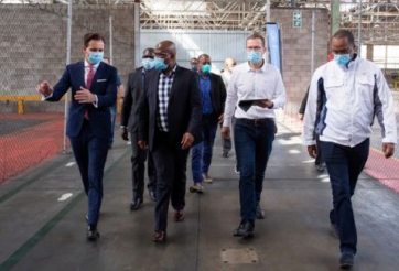 Volkswagen cho sử dụng nhà máy như 'bệnh viện dã chiến'