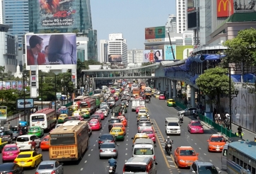 Nước nào trên thế giới bắt buộc bật đèn xe cả ngày?