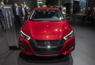 Nissan Sunny giảm xuống còn 428 triệu, quyết tâm cạnh tranh với Toyota Vios