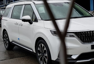 Kia Sedona 2021 bất ngờ lộ diện, thiết kế đẹp như Sorento