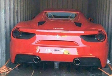Hải quan đấu giá siêu xe Ferrari 4 tháng không ai nhận