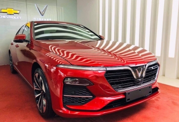 VinFast Lux giảm 'sốc' gần 600 triệu tại đại lý gây xôn xao