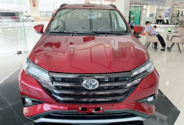 Toyota Rush bất ngờ giảm giá, cạnh tranh Mitsubishi Xpander