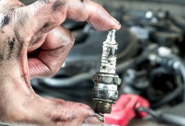 Dấu hiệu bất thường của bugi ô tô cần xử lý ngay