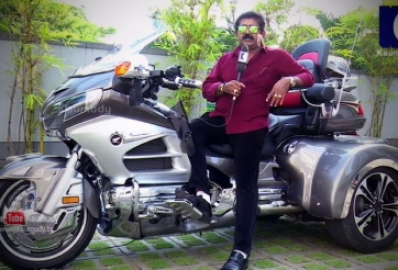 Đại gia Ấn Độ lái mô tô 3 bánh tiền tỷ đi chợ mua rau