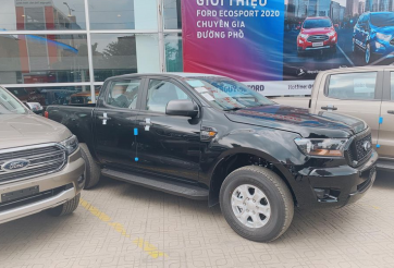 Ford Ranger XLS MT 2021 cập bến đại lý, giá 630 triệu đồng