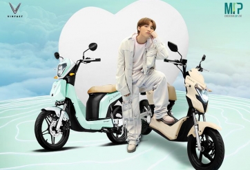 Xe VinFast có chữ ký 'Sếp' Tùng, ưu đãi còn 6,3 triệu gây sốt