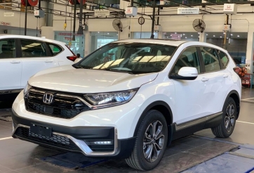 Honda CR-V giảm giá 'kịch sàn', cạnh tranh khốc liệt với CX-5