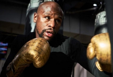 Tập luyện lúc 2 giờ sáng, Mayweather đang chuẩn bị trở lại?