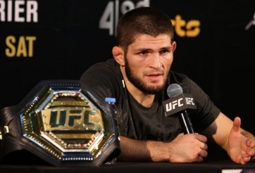 Khabib phản ứng thế nào khi được so sánh với Muhammad Ali?