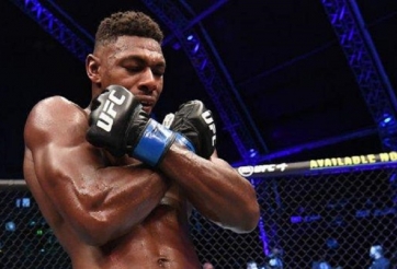 Cú đá không tưởng từ ngôi sao UFC mới: Phong cách Wakanda!
