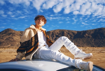 Hé lộ đôi giày Sơn Tùng thực sự quảng bá trong MV Hãy Trao Cho Anh