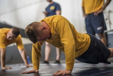 Hải quân Hoa Kỳ đau đầu đối phó với nạn béo phì