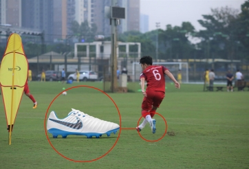 Xuân Trường bỏ dùng giày đinh Adidas, chuyển sang của Nike