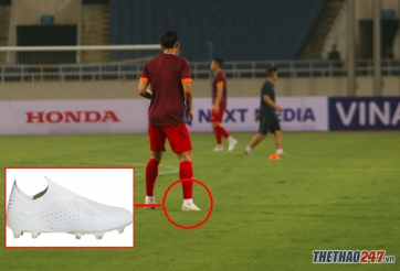 Tiếp đón Malaysia, liệu Văn Hậu có tin dùng giày cũ từ AFF Cup 2018?