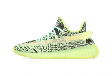 Giày 'phát sáng' Adidas Yeezy Boost 350 V2 Yeezreel ra mắt ở Việt Nam