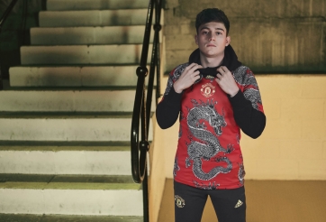 Manchester United phát hành bộ 'áo rồng' mừng Tết Nguyên Đán