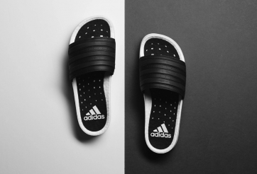Adidas ra mắt dép adilette với đệm Boost độc đáo