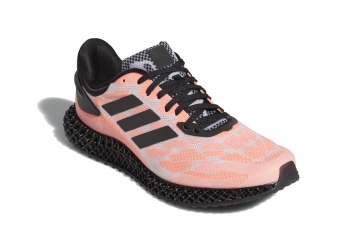 Adidas 4D Run 1.0 'phá cách' với đế đen lạ mắt