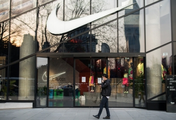 Doanh số trực tuyến của Nike tăng 36% giữa bão Covid-19