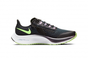 Nike Air Zoom Pegasus 37 có thêm khóa kéo tiện lợi