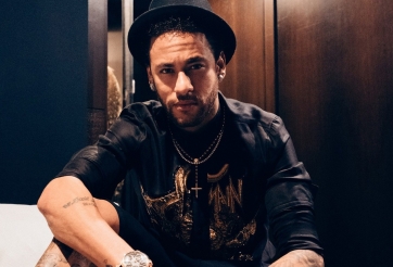 Neymar ra giày sneaker sang chảnh cùng Nike 