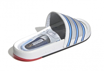 Adidas ra mắt dép thể thao thiết kế lạ mắt