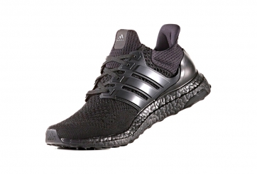 Adidas chuẩn bị mang UltraBOOST 1.0 'Core Black' trở lại