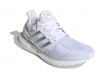 UltraBoost DNA có thêm phiên bản 'mây trắng' hấp dẫn