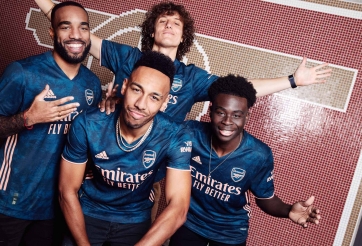 Dàn sao Arsenal khoe áo đấu thứ 3