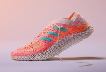 Adidas ra mắt giày chạy bộ tương lai Futurecraft STRUNG
