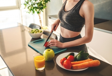 9 mẹo giảm cân dễ làm cho người lười