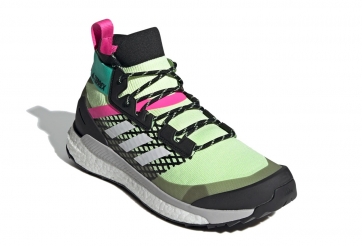 Adidas ra mắt phiên bản Boost Terrex đầy màu sắc