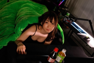 Công ty Nhật Bản ra mắt chăn 'đặc biệt' cho Game thủ 