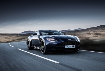 Aston Martin trình làng DB11 AMR 2018 với 630 mã lực