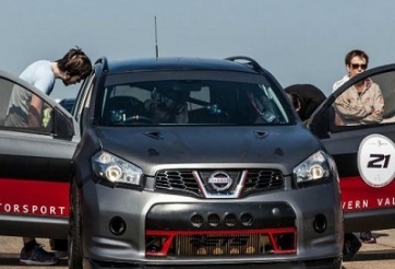 Đây là chiếc xe độ SUV lai tạo chạy nhanh nhất thế giới