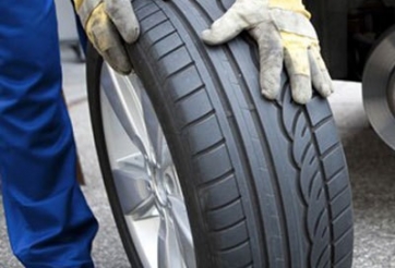 Đối phó với tình trạng nổ lốp ô tô trong những ngày nắng gắt