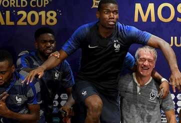 Cầu thủ Pháp 'làm loạn' buổi họp báo của Didier Deschamps