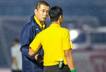 Trọng tài Lập và những lần bẻ còi liên tiếp