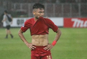 Sao trẻ Indonesia chính thức mất AFF Cup vì... đánh bạn gái