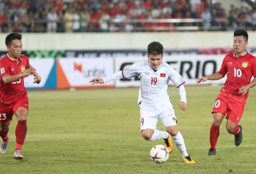 Quang Hải 'cày ải' không kém gì Eden Hazard