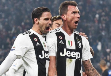 Mandzukic tỏa sáng, Juve kéo dài mạch bất bại