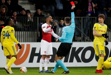 Lacazette nhận thẻ đỏ, Arsenal gục ngã trước BATE