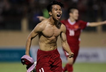 Tỏa sáng rực rõ, 'Tiểu Công Phượng' nhận cơn mưa giải thưởng