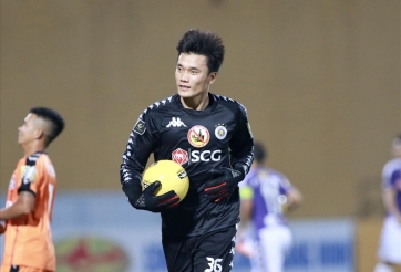 VIDEO: Nhìn lại lần đầu bắt chính của Bùi Tiến Dũng cho CLB Hà Nội