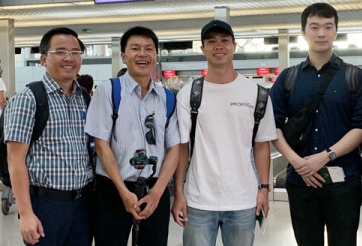 VIDEO: Công Phượng cực sung khi thể hiện tài năng ca hát